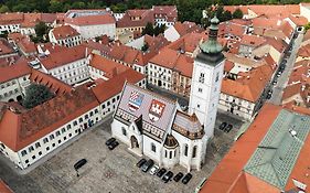 Flexible Selfcheckins 42 - Zagreb - Luxury - Garage Parking - Loggia - Brand New